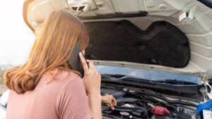 What to Do If Your Vehicle Breaks Down on a California Highway in 2026 - Anthony's Towing What to Do If Your Vehicle Breaks Down on a California Highway in 2026